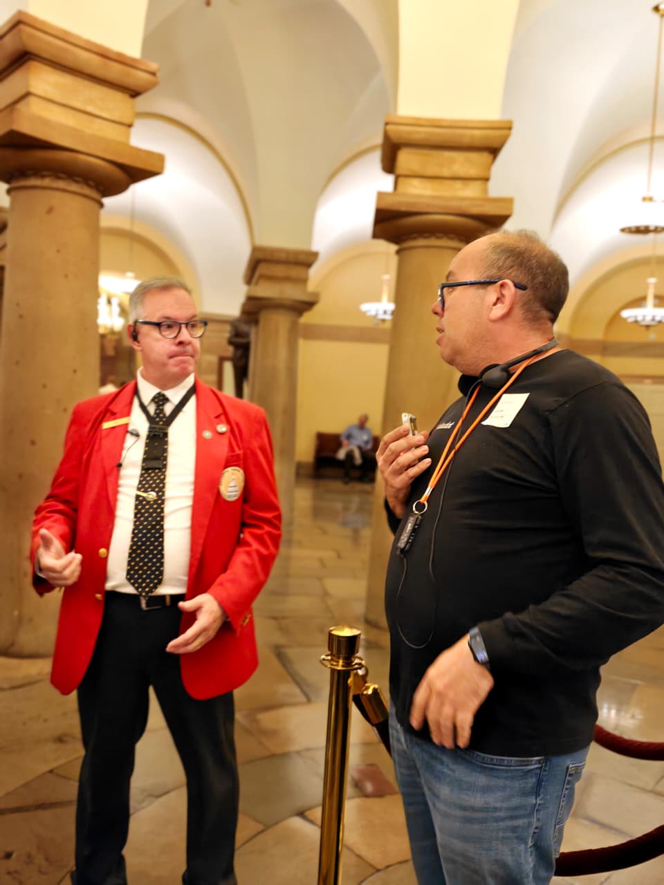 David coordinando una visita dentro del Capitolio de Estados Unidos